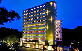 โรงแรมเร เพิร์ล ฮิลล์